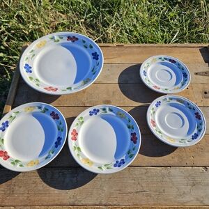 AMG Lorraine Set Of 5 Stoneware Plates with floral design